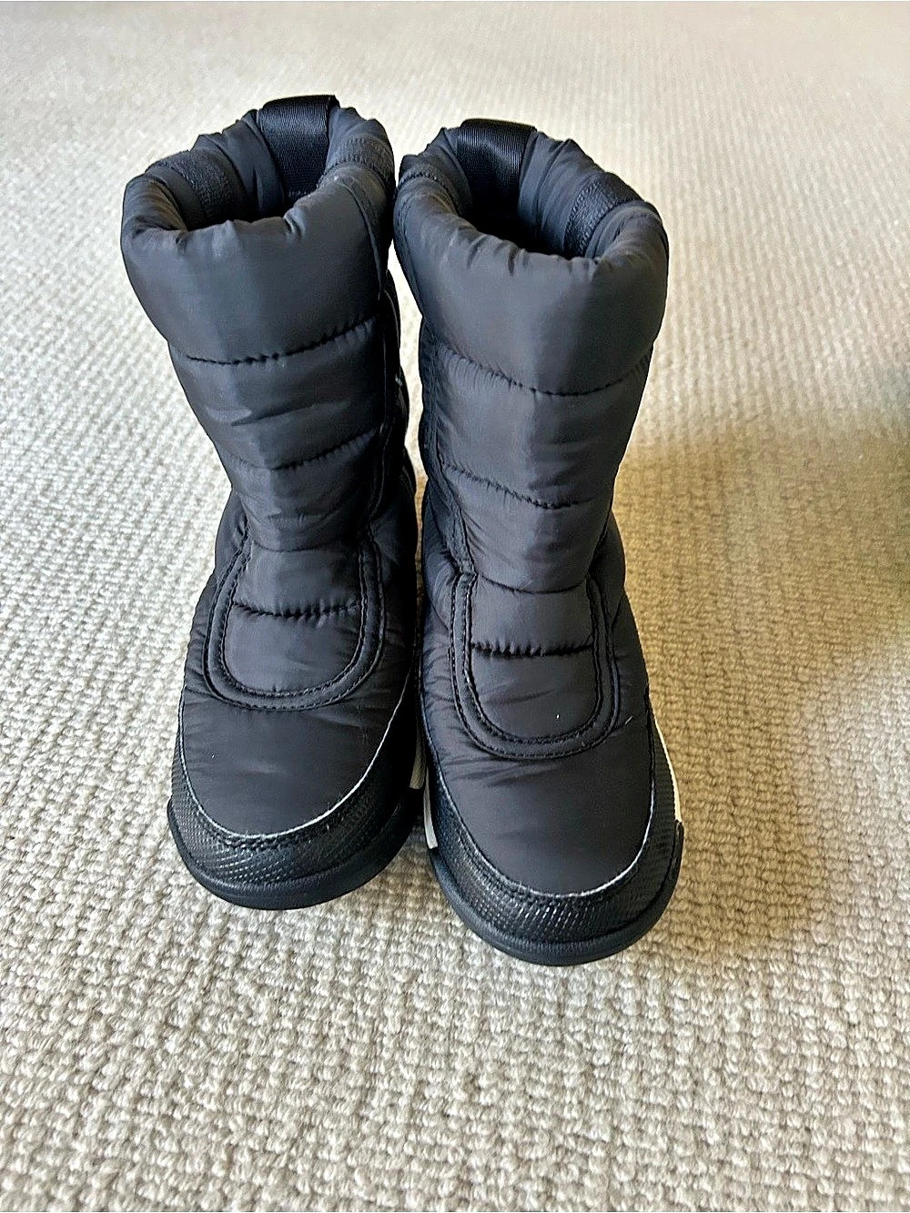 Sorel Out N About Puffy Boot Black & White US 2 Winter Boots